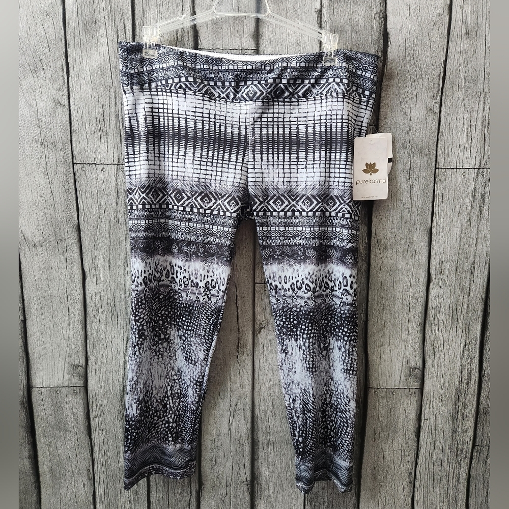 BNWT‎ Pure Karma Black & White Leggings - XL